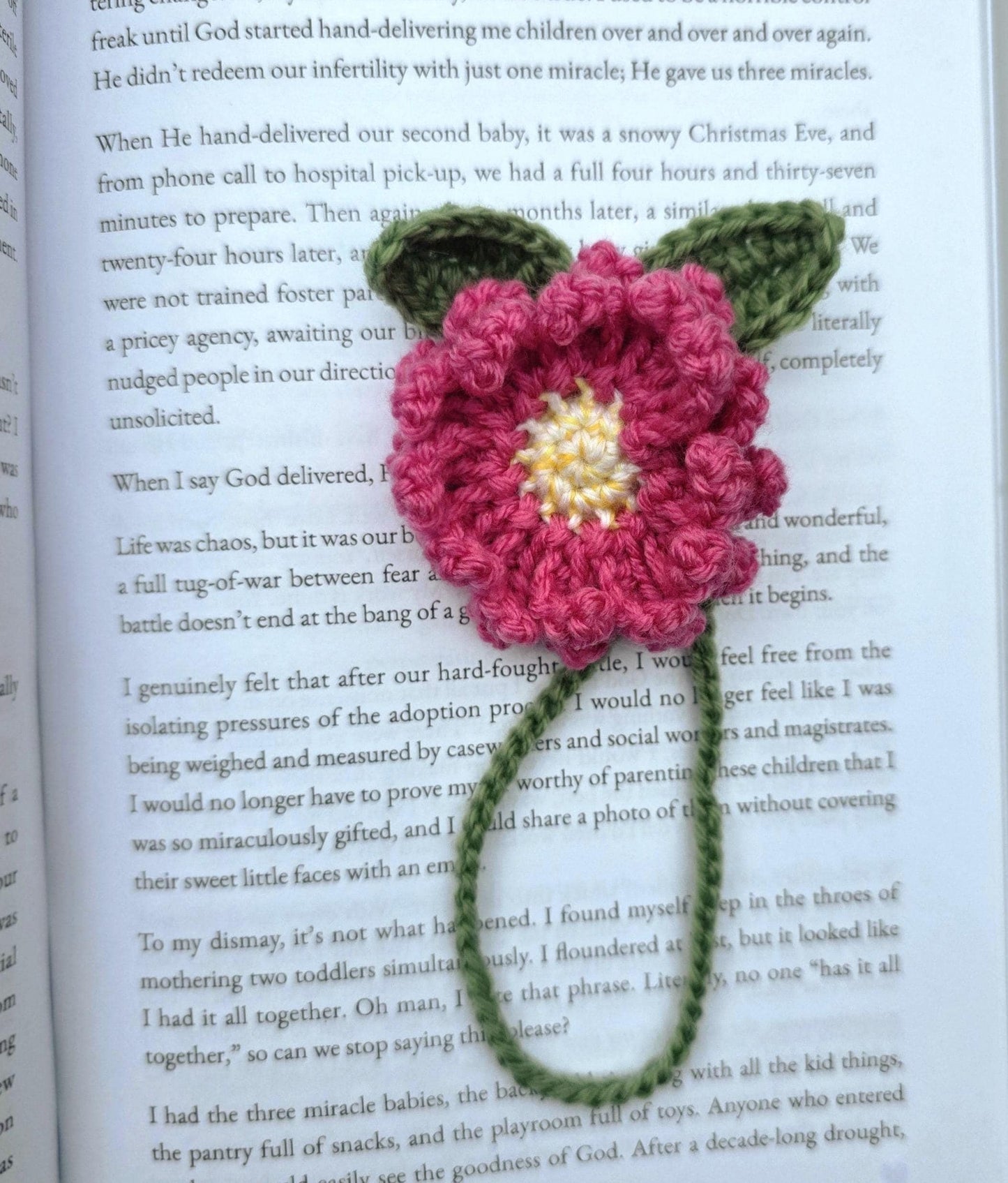 Crochet Daisy Bookmark – Handmade Flower Book Accessory