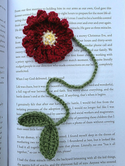 Crochet Daisy Bookmark – Handmade Flower Book Accessory