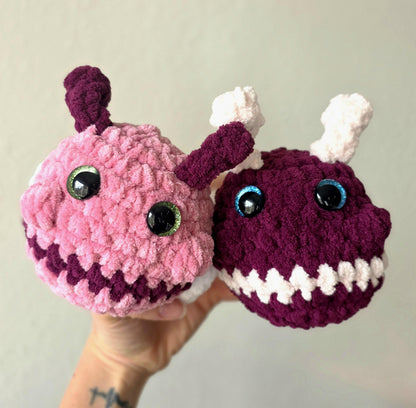 Crocheted Love Bug Plushy: Valentine's Day Amigurumi