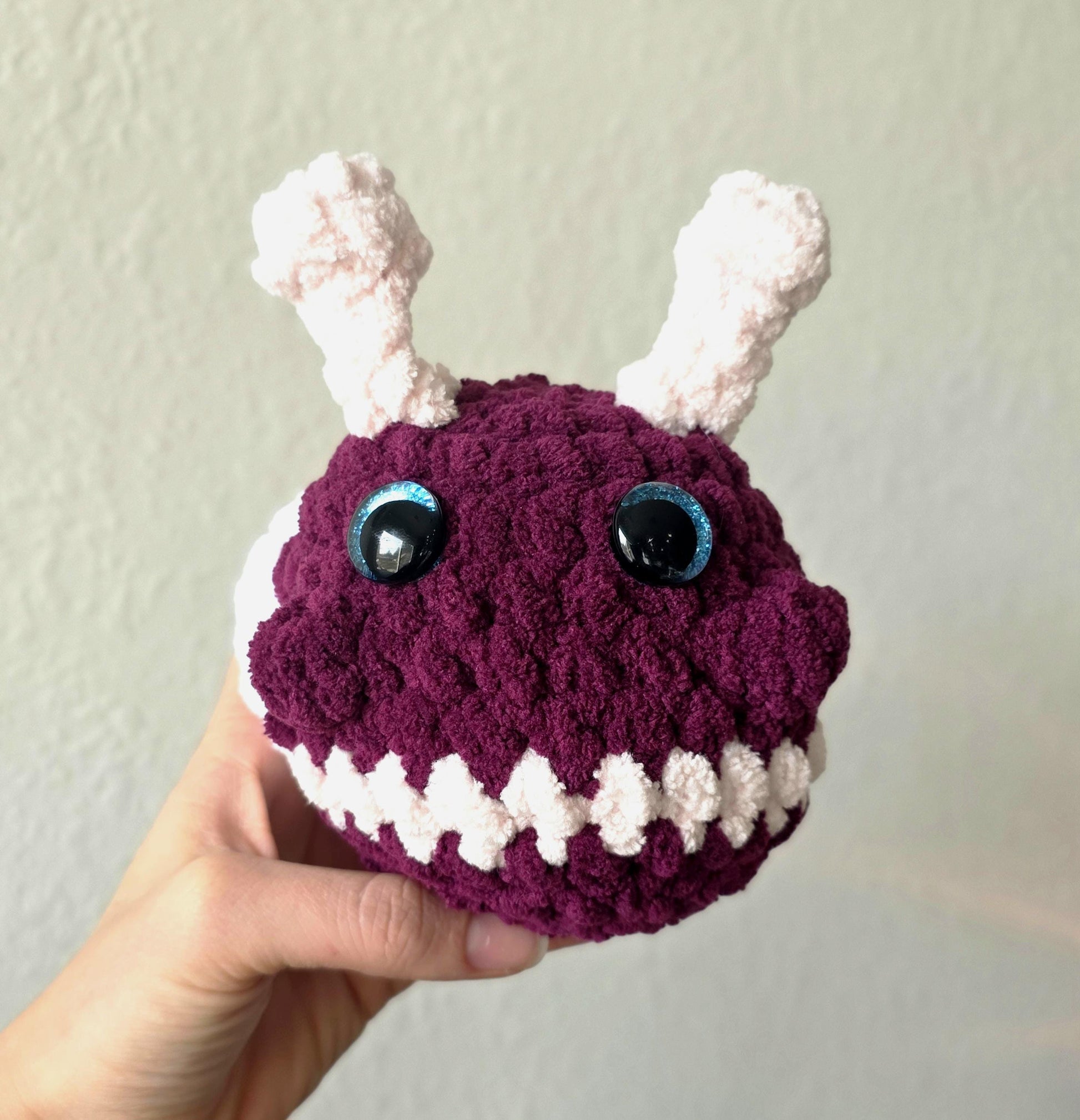Crocheted Love Bug Plushy: Valentine's Day Amigurumi