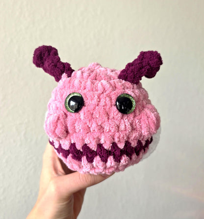 Crocheted Love Bug Plushy: Valentine's Day Amigurumi