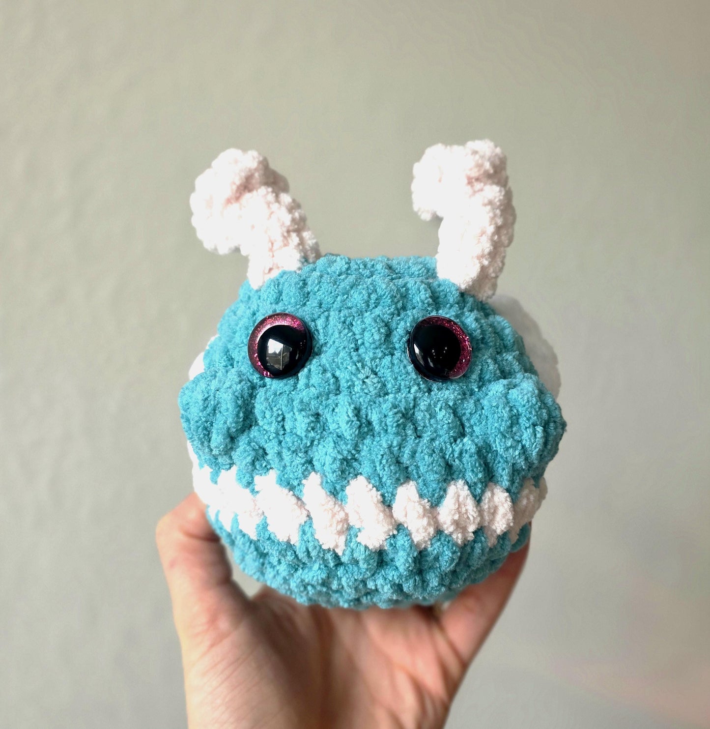 Crocheted Love Bug Plushy: Valentine's Day Amigurumi